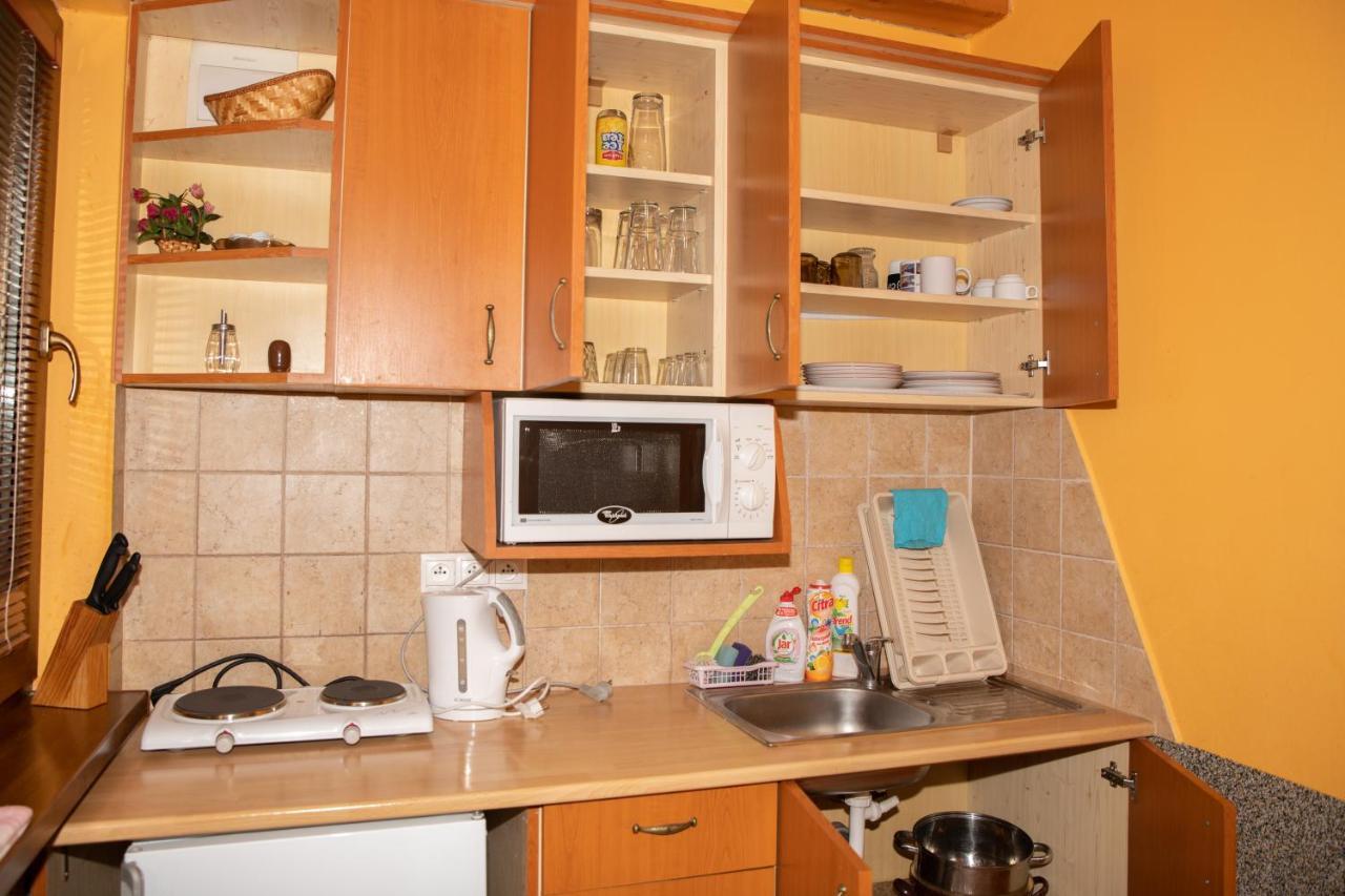 Apartmany Alma 维尼 外观 照片